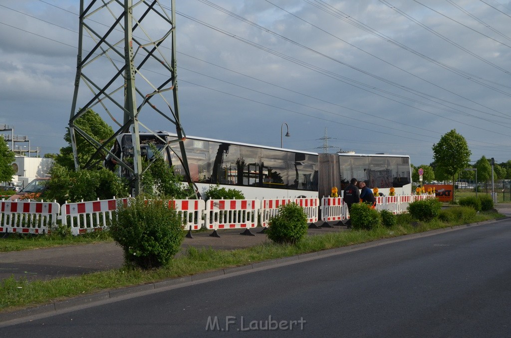 Schwerer Bus Unfall Koeln Porz Gremberghoven Neuenhofstr P523.JPG - Miklos Laubert